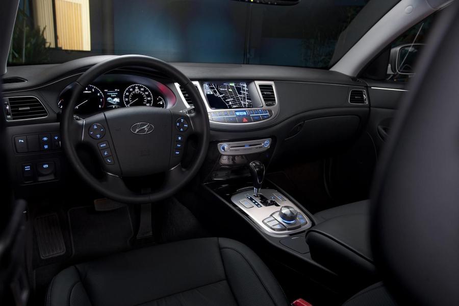  Hyundai Genesis 2012 года  (фото 41 из 73)